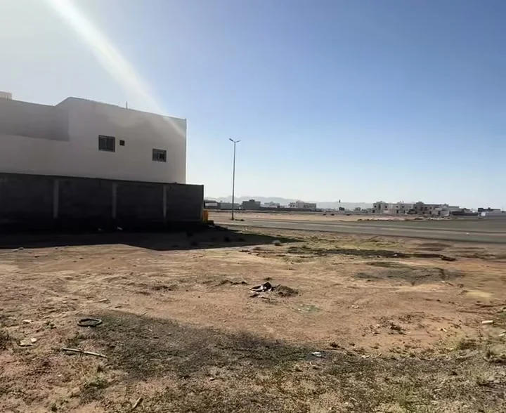 أرض للبيع في حي المدائن حائل — الصورة الرئيسية