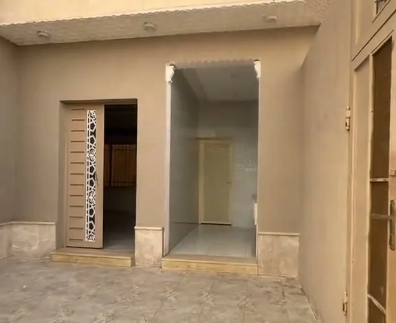 فيلا للبيع في حي قفار حائل — صورة 2